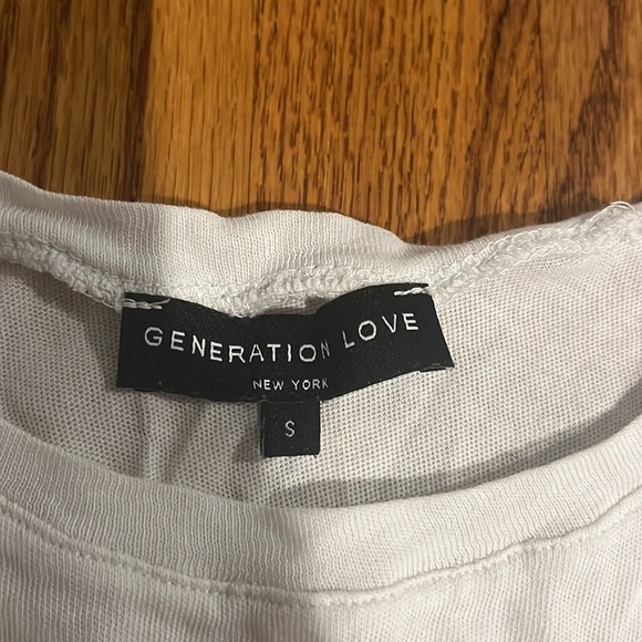 Generation Love Woman’s White Pink Stripe High Low Tank Size S - Picture 2 of 4